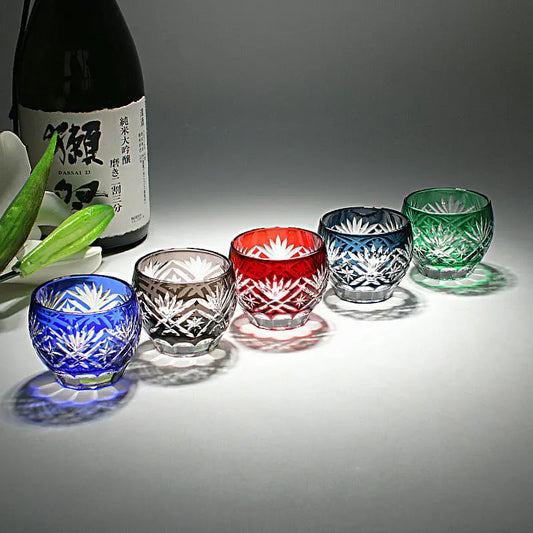 Japanese-style glass, sake jug, sake wine glass, hand-carved Edo dice, the source of a cup